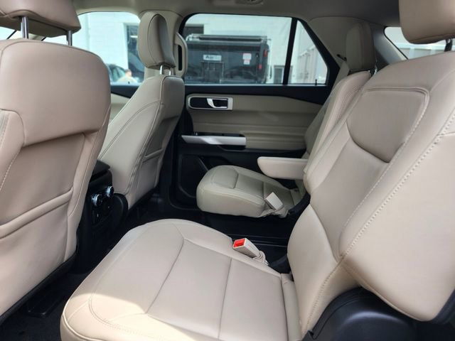Certified 2022 Ford Explorer XLT w/ Equipment Group 202A AWD/4WD image 16