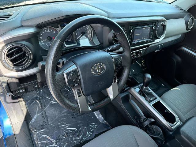 Used 2018 Toyota Tacoma SR5 AWD/4WD image 10