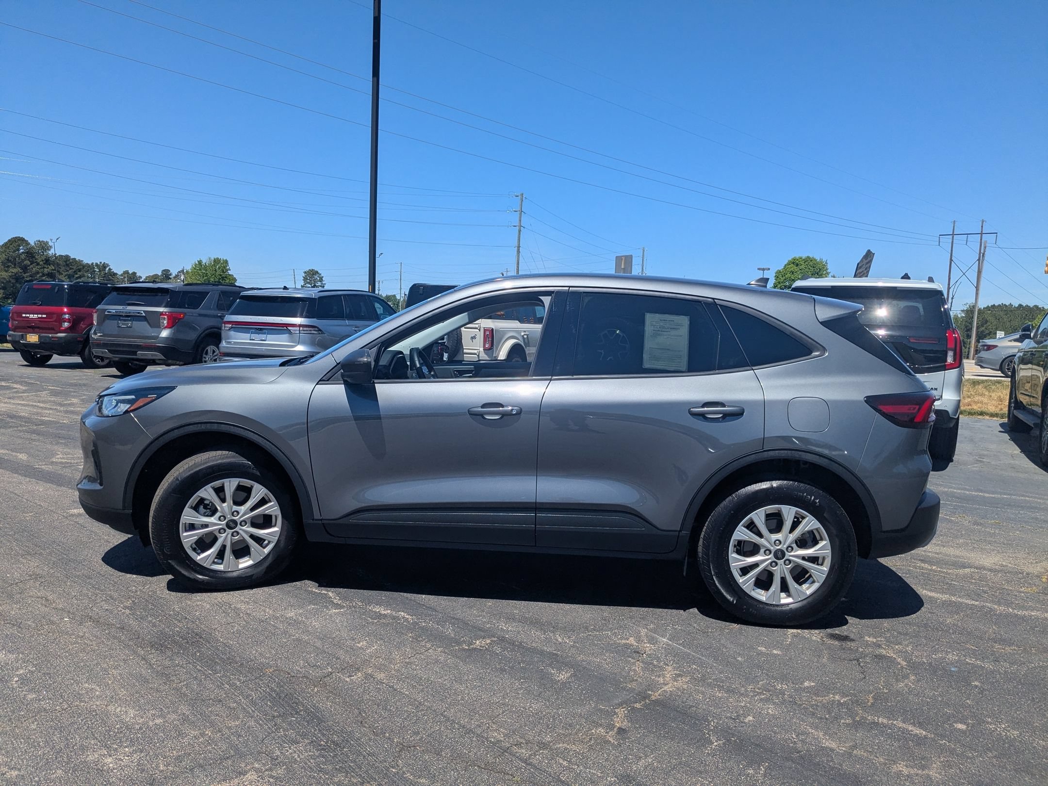 Certified 2025 Ford Escape Active w/ Cold Weather Package AWD/4WD image 7