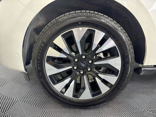 Certified 2025 Ford Expedition Max Platinum w/ Driver's Package AWD/4WD image 34