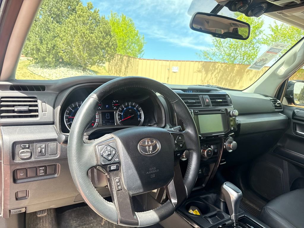 Used 2018 Toyota 4Runner TRD Off-Road Premium AWD/4WD image 21