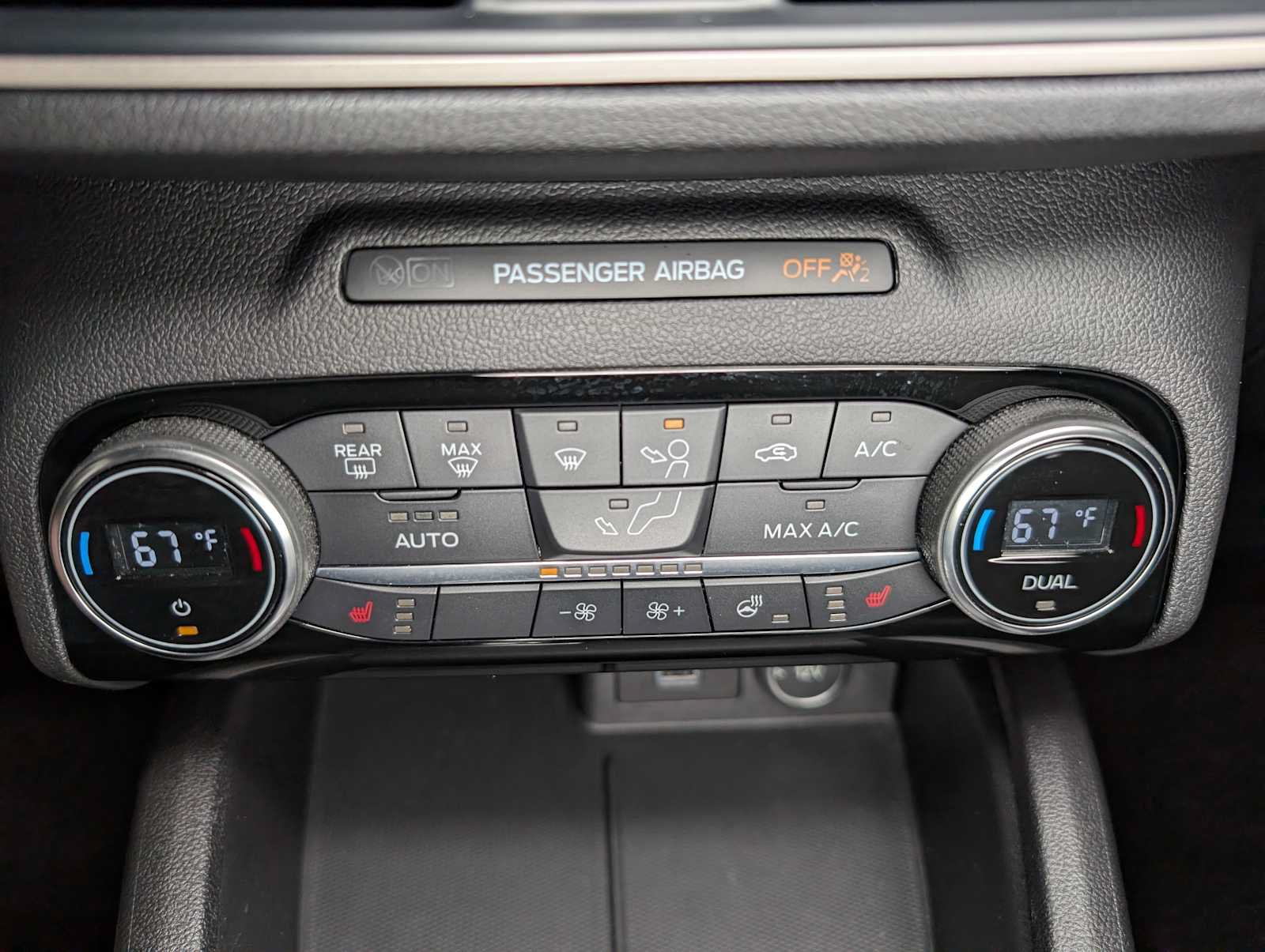 Certified 2021 Ford Escape SEL w/ SEL Stealth AWD Package image 31