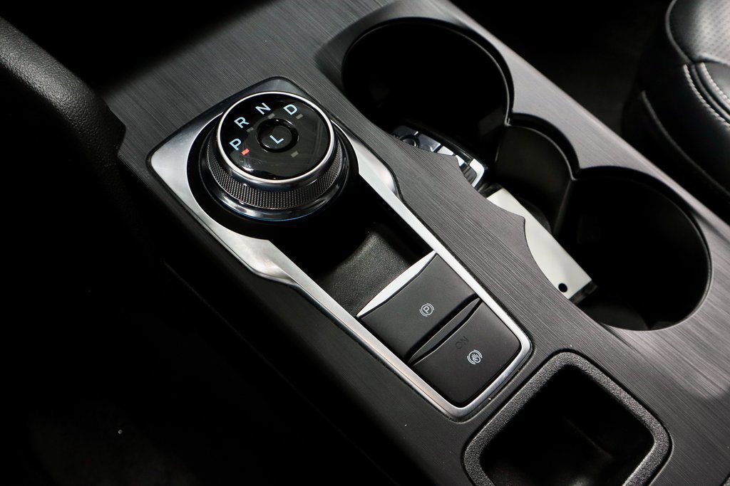 Certified 2024 Ford Escape Platinum image 35