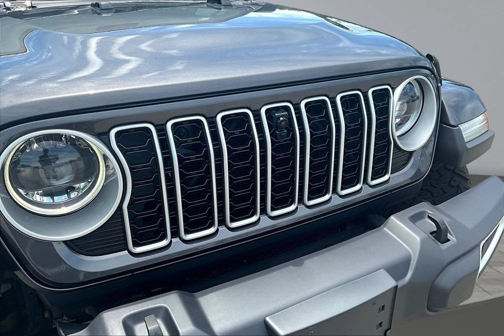 Used 2024 Jeep Wrangler Unlimited Sahara w/ Technology Group AWD/4WD image 29