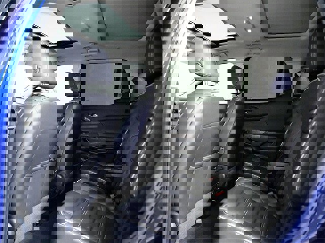 Used 2023 GMC Acadia Denali w/ Denali Ultimate Package image 13