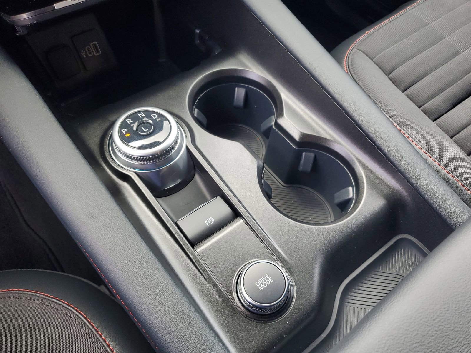 Certified 2025 Ford Explorer ST-Line w/ ST-Line Street Pack image 29