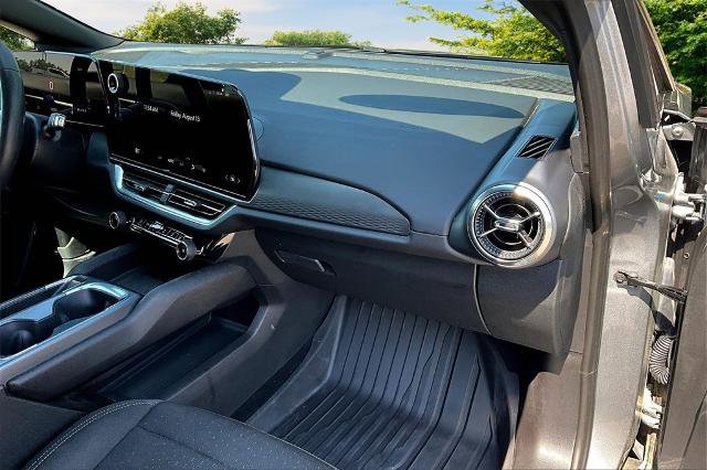 Used 2025 Chevrolet Equinox EV LT image 17