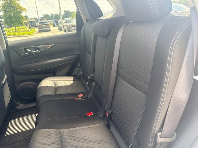 Used 2017 Nissan Rogue SV FWD image 28