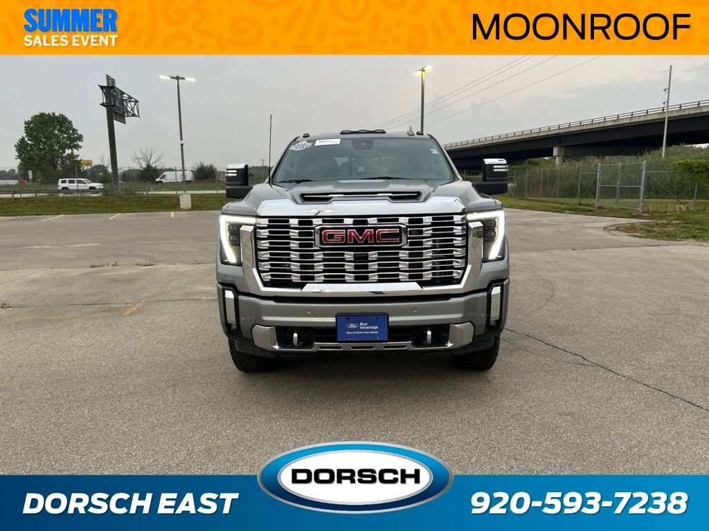 Used 2024 GMC Sierra 2500 Denali w/ Denali Reserve Package AWD/4WD image 3