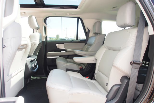 Certified 2025 Ford Expedition Active image 22