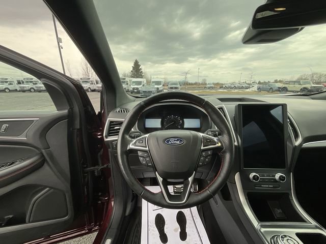 Certified 2022 Ford Edge ST-Line w/ Class II Trailer Tow Package image 14