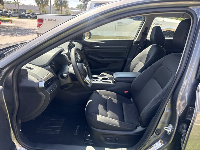 Used 2024 Nissan Altima 2.5 SV FWD image 13