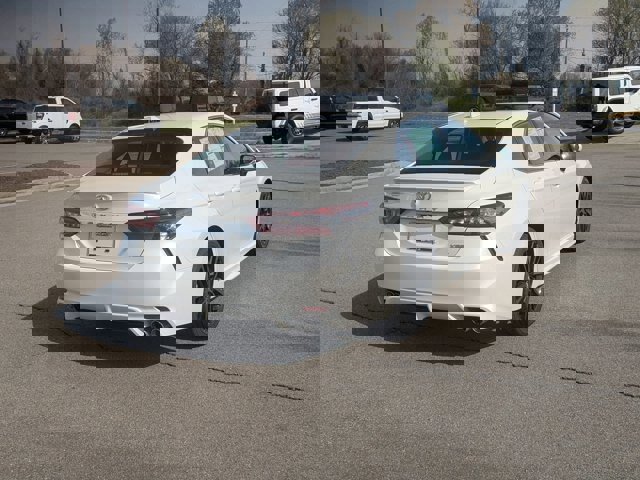 Used 2023 Toyota Camry XSE FWD image 5