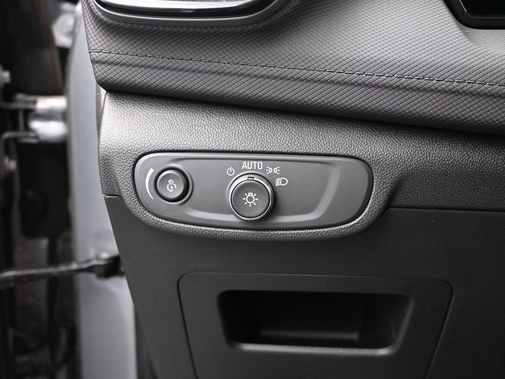 Used 2024 Chevrolet TrailBlazer LS image 40