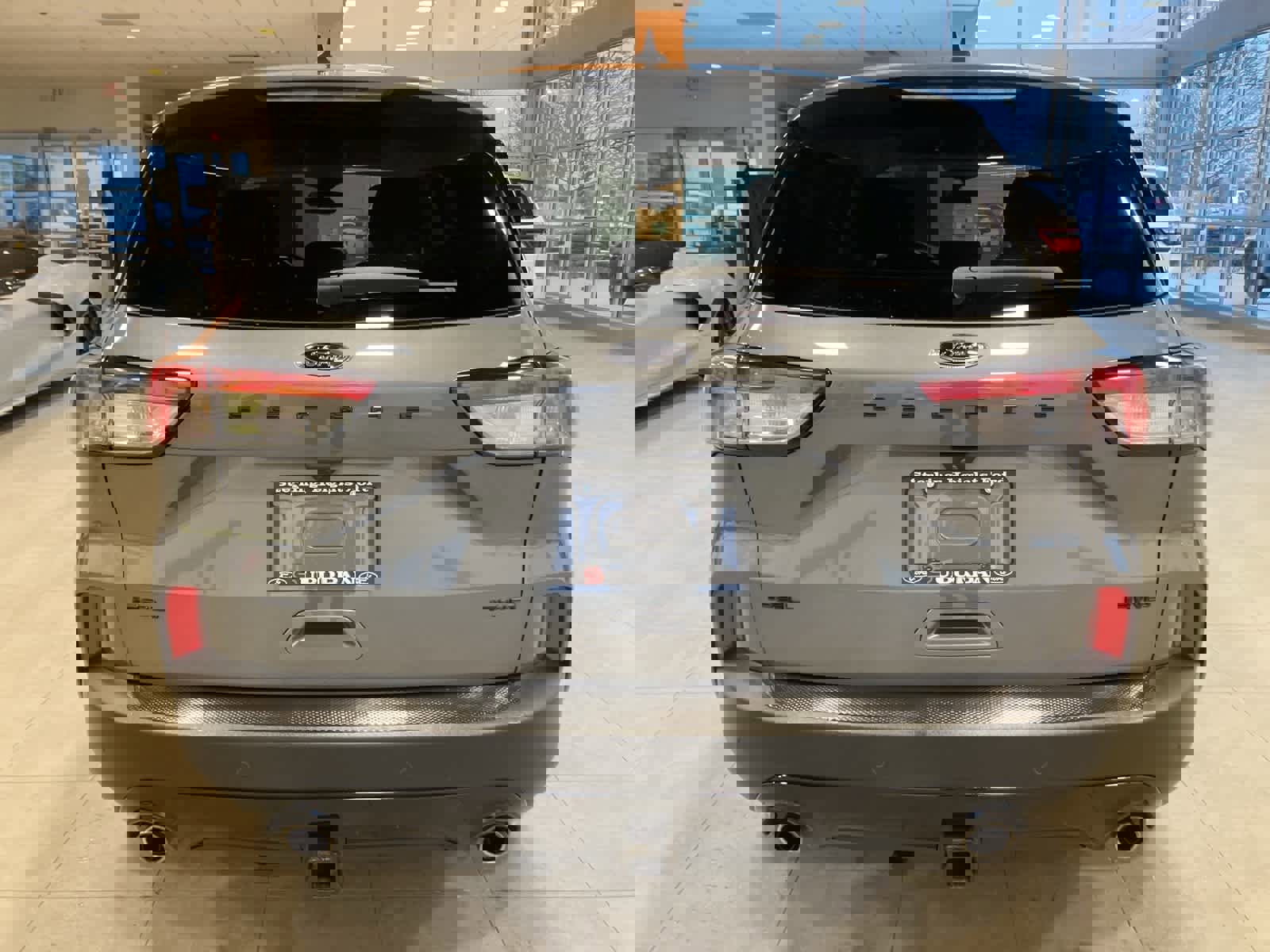 Certified 2021 Ford Escape SEL w/ SEL Stealth AWD Package image 4