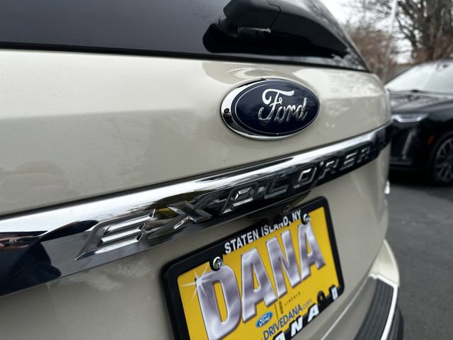 Certified 2018 Ford Explorer XLT w/ Equipment Group 202A image 48