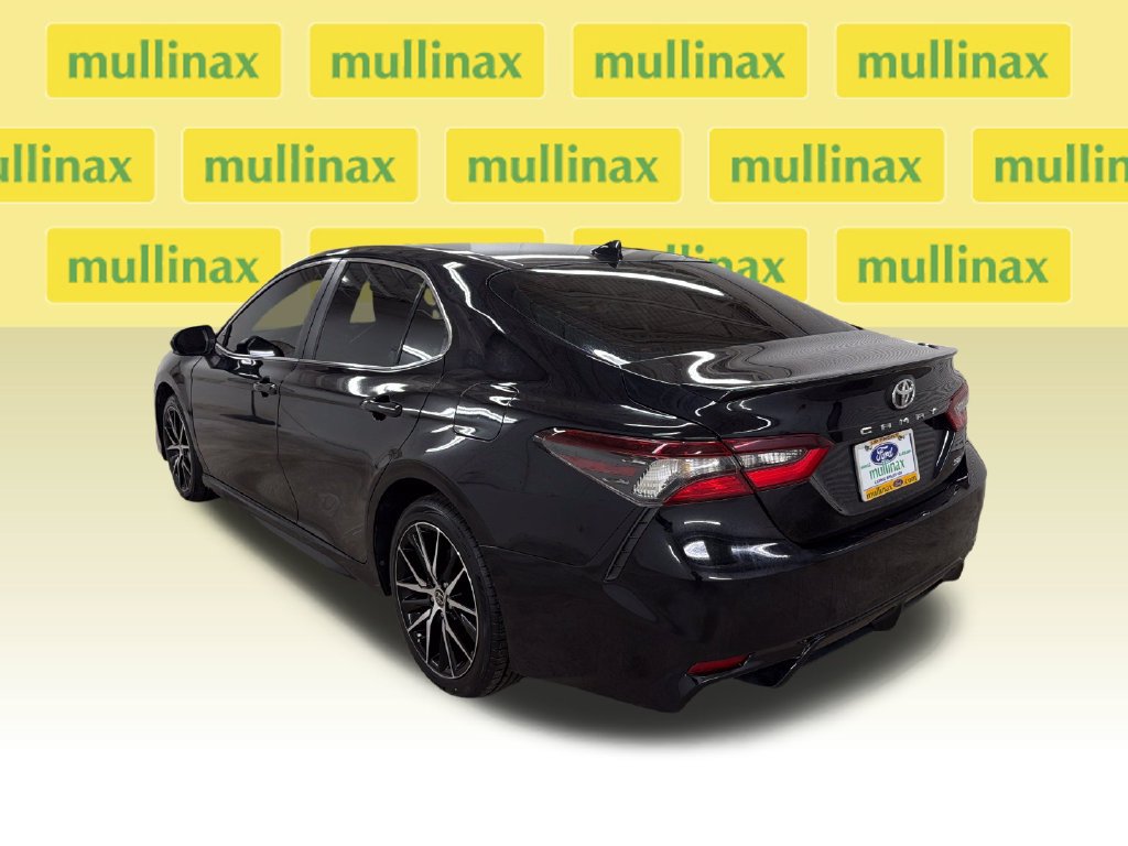 Used 2022 Toyota Camry SE FWD image 10