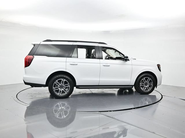Certified 2025 Ford Expedition Active AWD/4WD image 2
