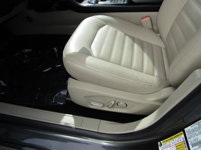 Certified 2018 Ford Fusion SE w/ Equipment Group 602A FWD image 16