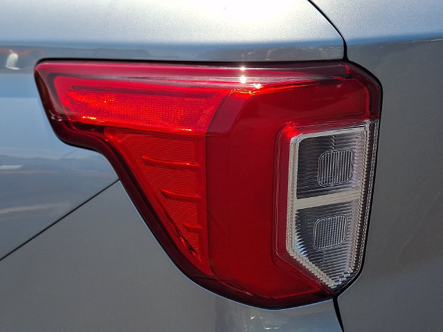 Certified 2023 Ford Explorer XLT w/ Equipment Group 202A AWD/4WD image 10