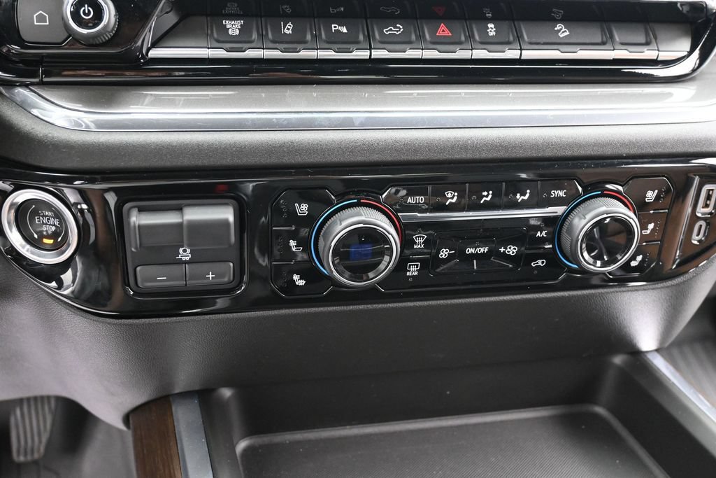 Used 2024 Chevrolet Silverado 3500 High Country w/ Z71 Off-Road Package AWD/4WD image 12