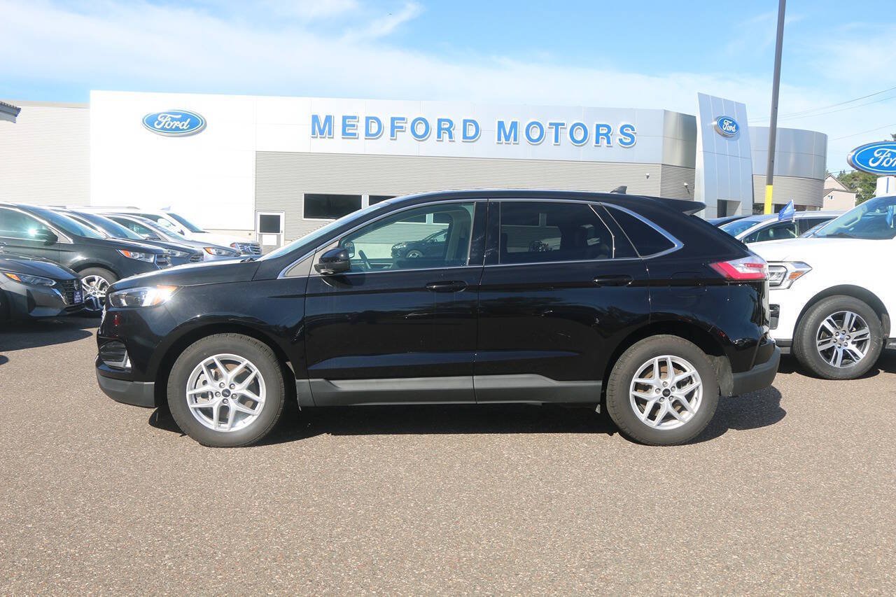 Certified 2024 Ford Edge SEL w/ Convenience Package AWD/4WD image 2