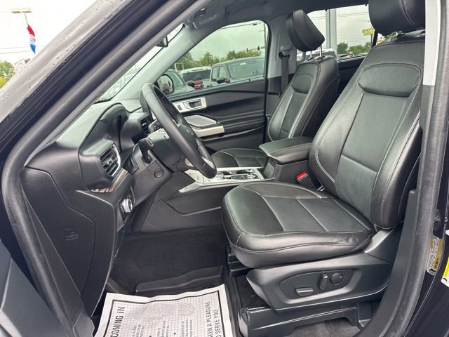 Certified 2023 Ford Explorer Limited w/ Limited Technology Package AWD/4WD image 16