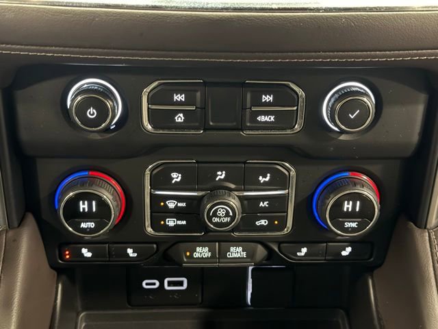 Used 2024 Chevrolet Suburban LT image 30