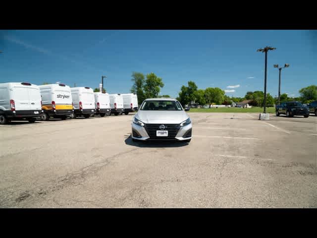Used 2024 Nissan Altima 2.5 SV FWD image 22