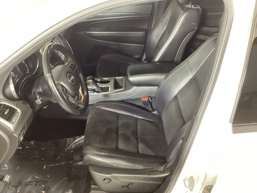 Used 2018 Jeep Grand Cherokee Altitude AWD/4WD image 27