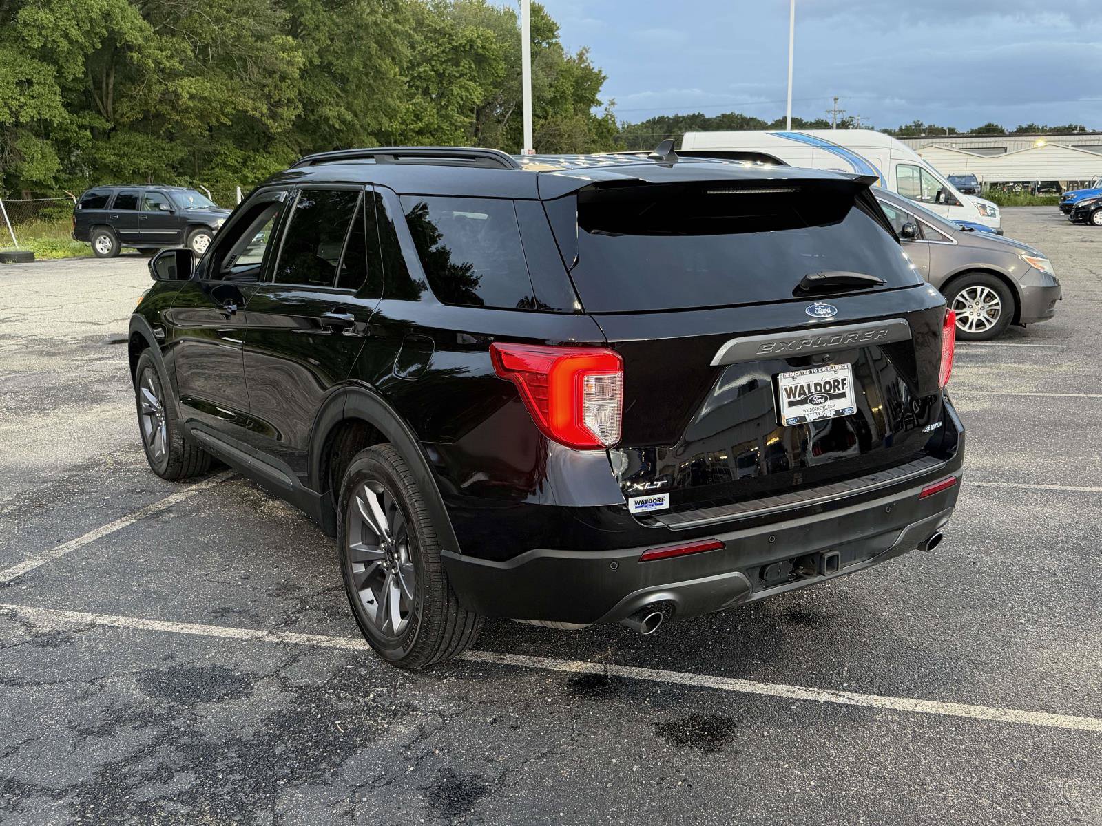 Certified 2023 Ford Explorer XLT w/ Equipment Group 202A AWD/4WD image 4