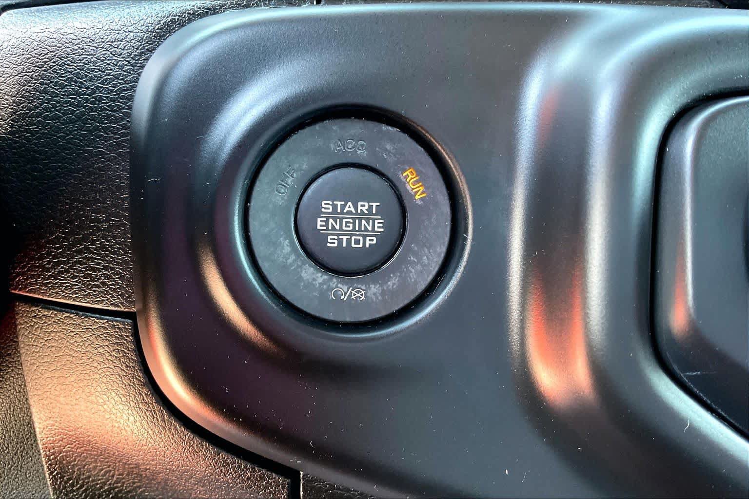 Used 2018 Jeep Wrangler Unlimited Sport AWD/4WD image 32