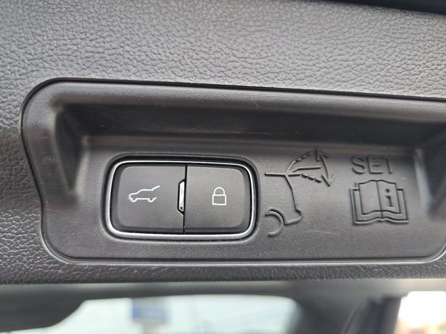 Certified 2023 Ford Explorer Limited w/ Limited Technology Package image 24