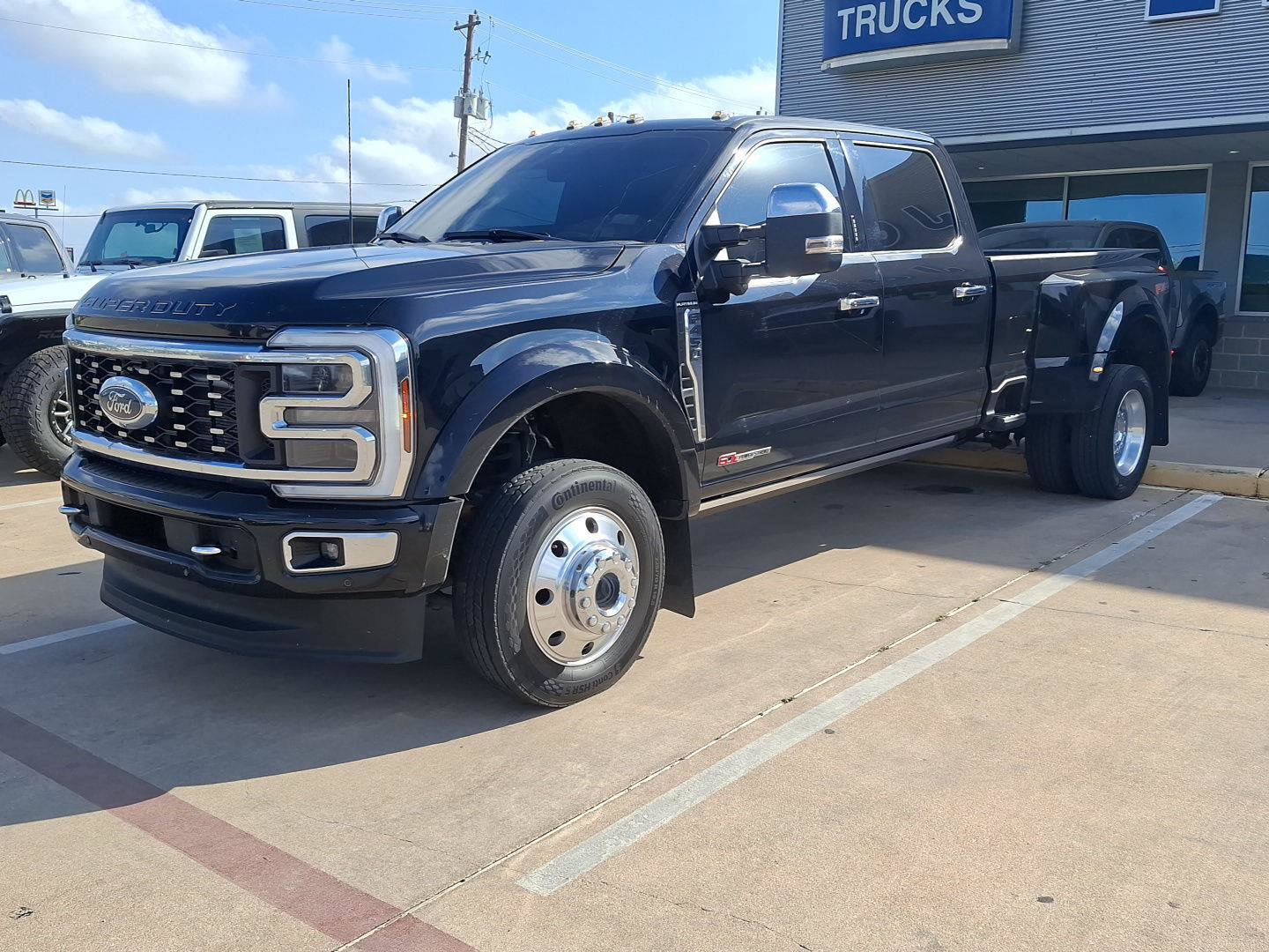 Certified 2024 Ford F450 Platinum w/ FX4 Off-Road Package AWD/4WD image 25