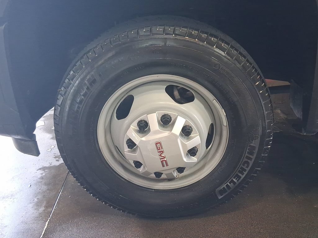 Used 2024 GMC Sierra 3500 Pro AWD/4WD image 8