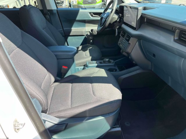 Certified 2025 Ford Maverick XL FWD image 24