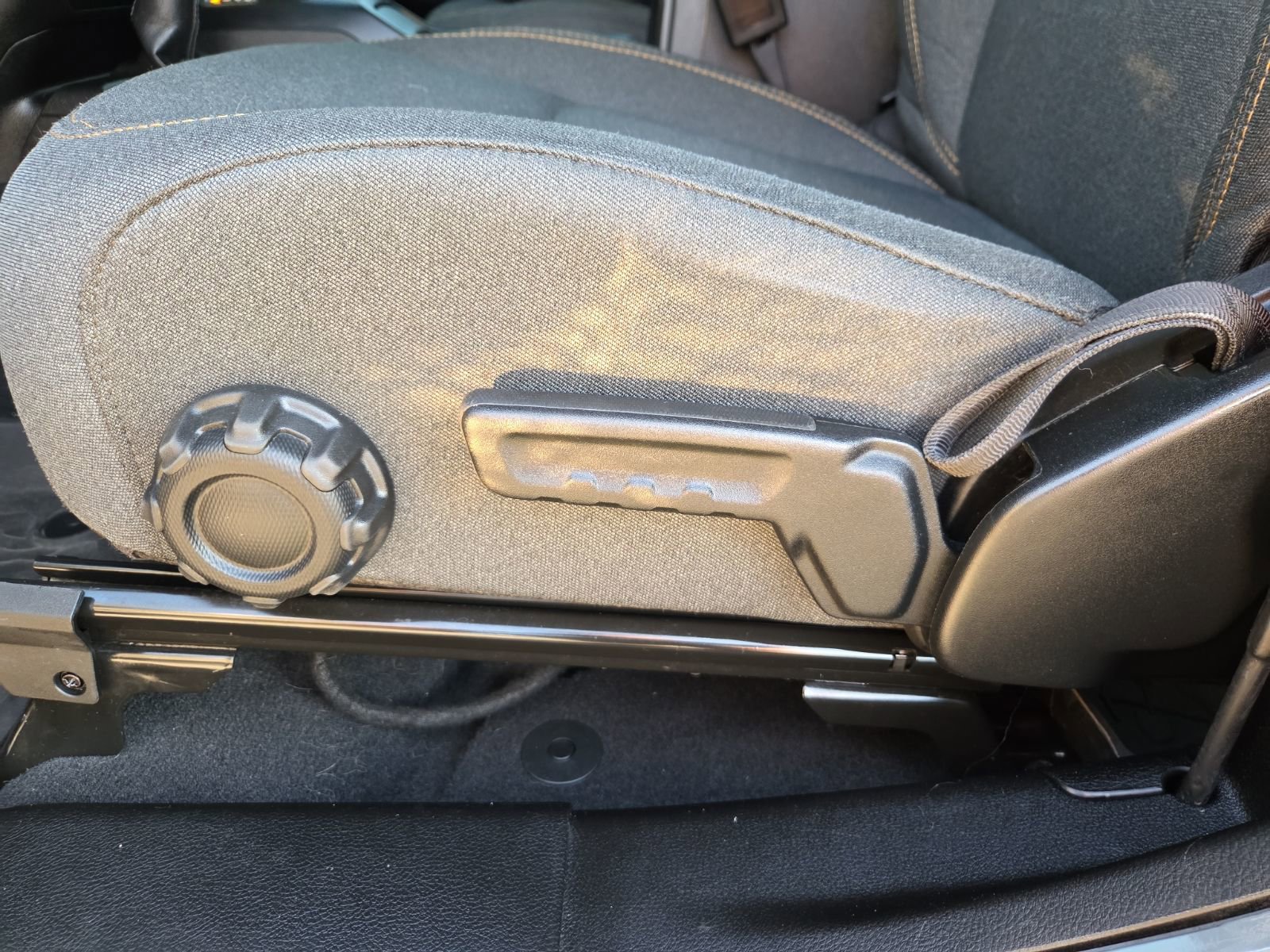 Used 2024 Jeep Wrangler Sport S image 15