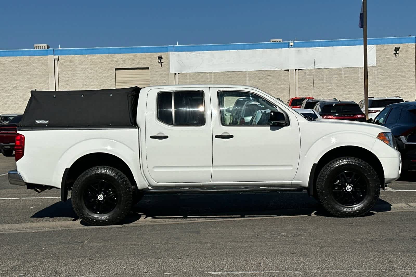 Used 2019 Nissan Frontier SV AWD/4WD image 8