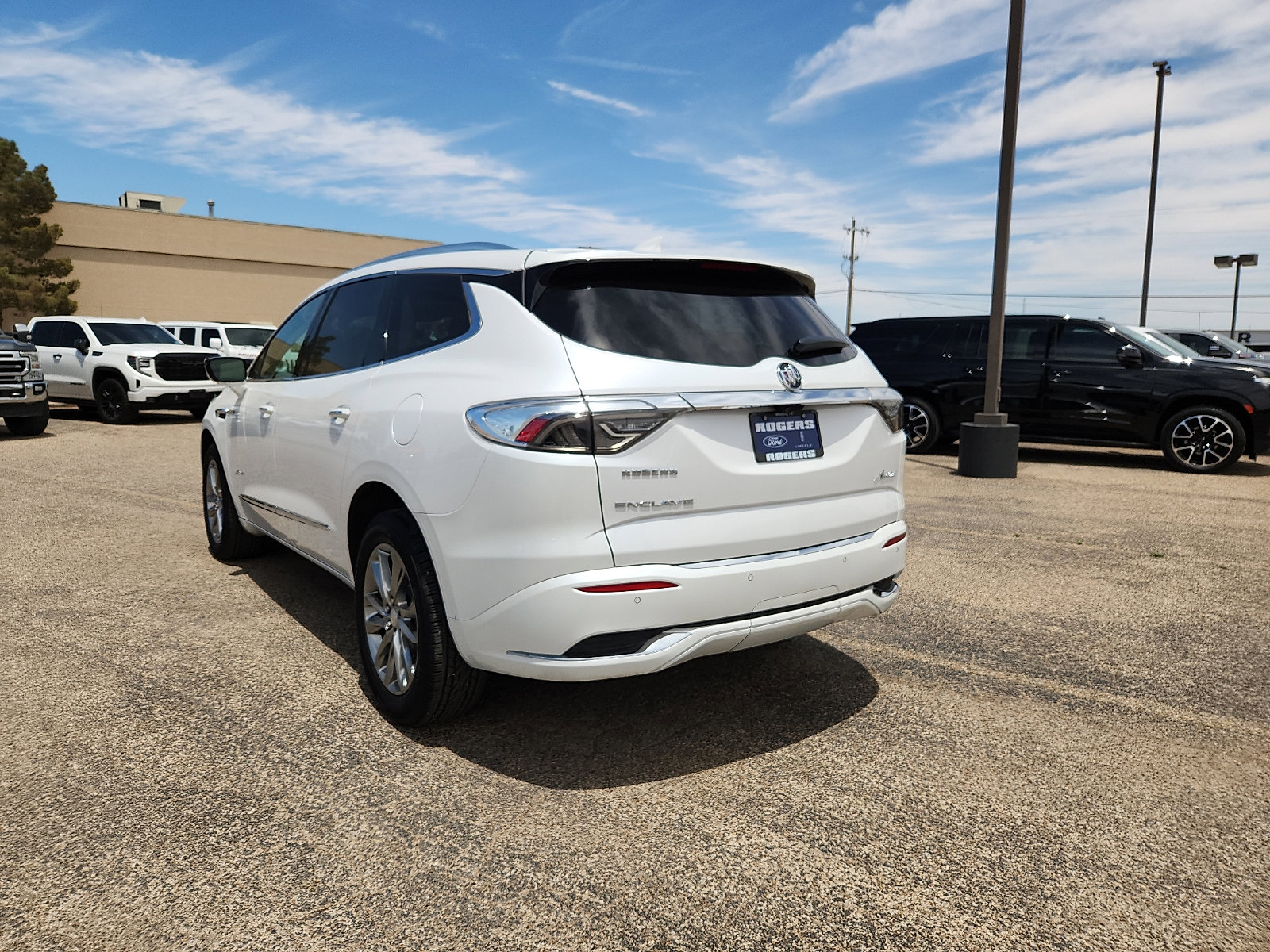 Used 2022 Buick Enclave Avenir FWD image 5