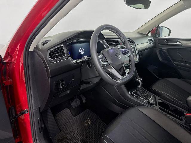 Used 2022 Volkswagen Tiguan SE image 9