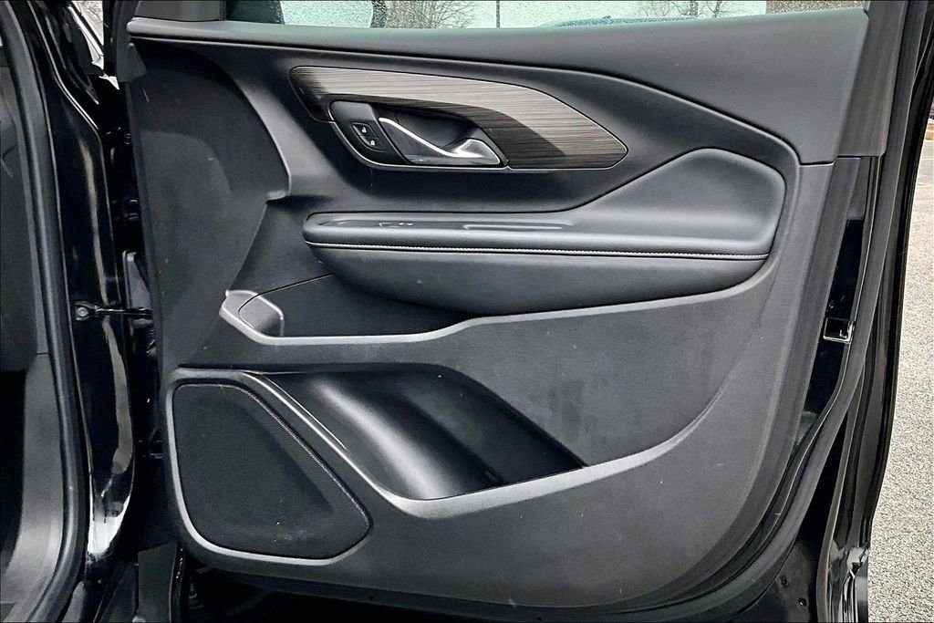 Used 2024 GMC Terrain SLE image 22