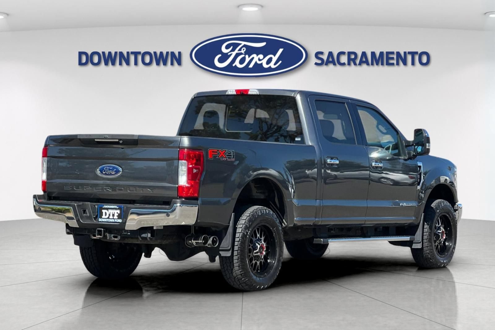 Certified 2018 Ford F350 Lariat w/ Lariat Ultimate Package AWD/4WD image 3