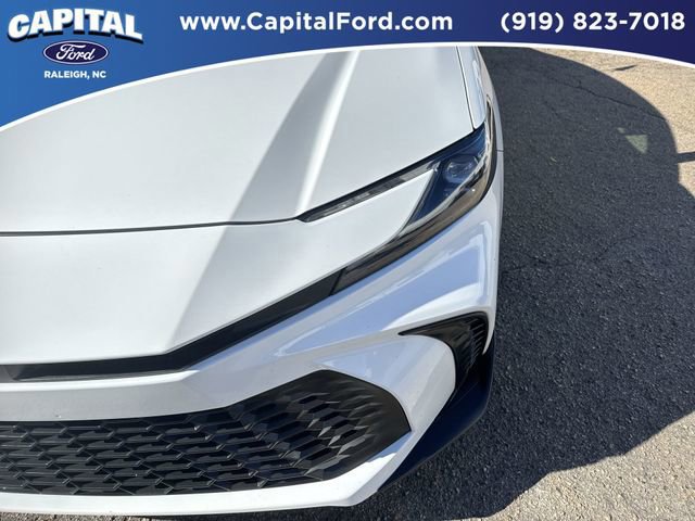 Used 2025 Toyota Camry SE image 11