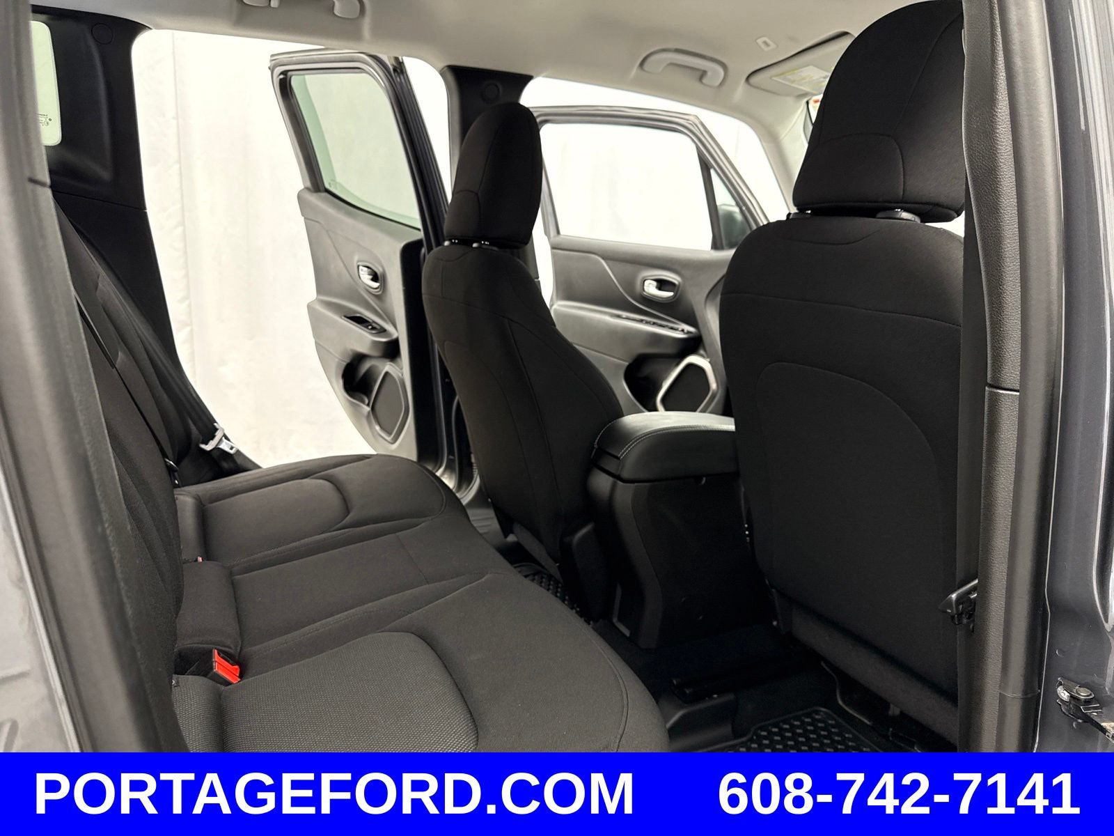 Used 2023 Jeep Renegade Latitude AWD/4WD image 31