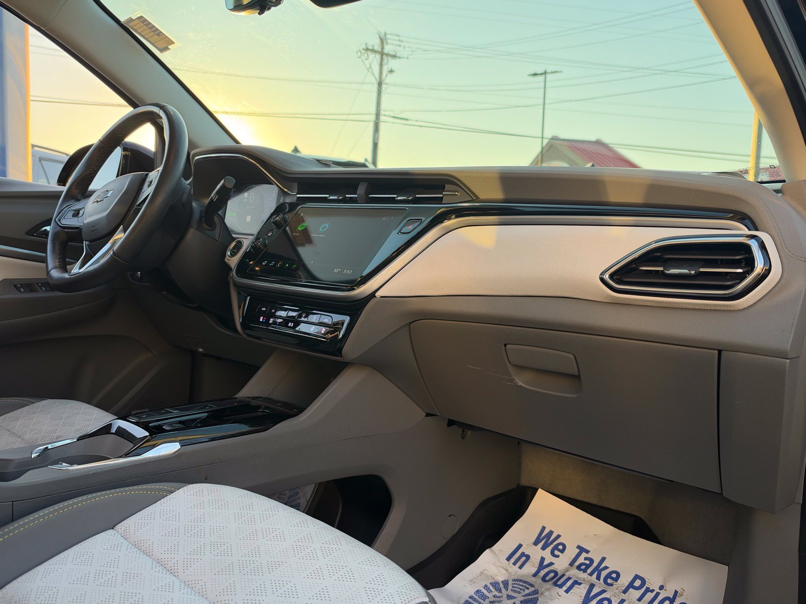 Used 2023 Chevrolet Bolt EUV Premier w/ Sun & Sound Package FWD image 44