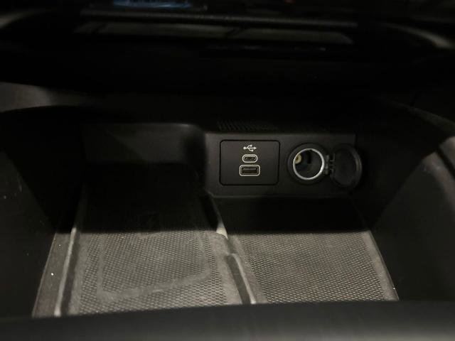 Certified 2025 Ford Escape SE w/ PHEV Premium Package image 28