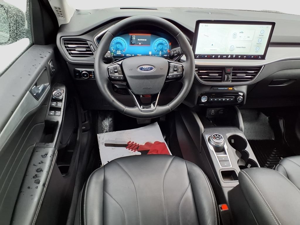 Certified 2025 Ford Escape Platinum w/ Premium Technology Package AWD/4WD image 9