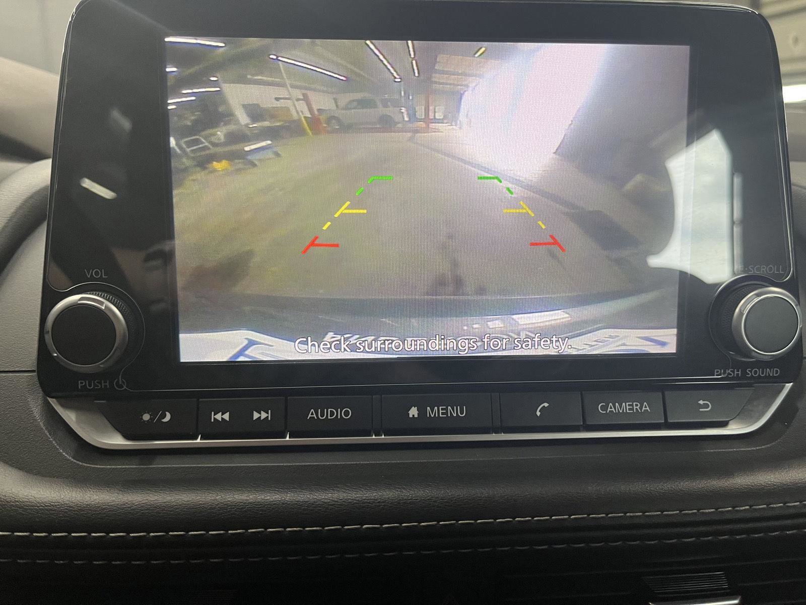 Used 2023 Nissan Rogue SV image 22