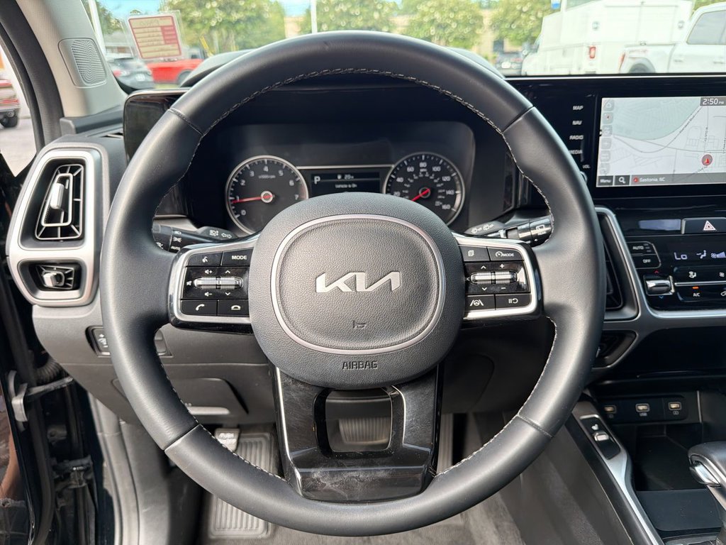 Used 2022 Kia Sorento S FWD image 13