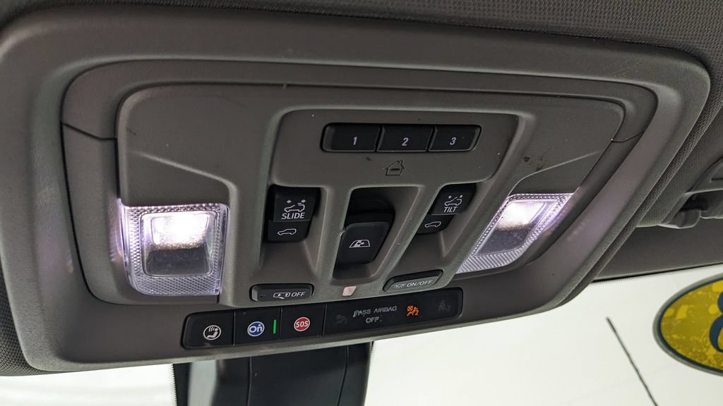 Used 2023 GMC Sierra 2500 Denali w/ Technology Package AWD/4WD image 31